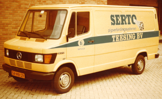 Teesing servicebus in de jaren 1980.